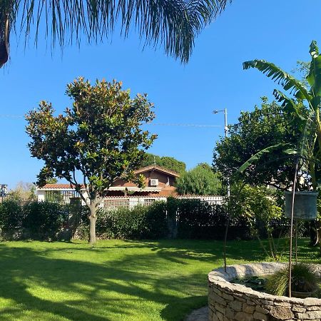 B&B Il Giardino Delle Meraviglie Мелито-ди-Порто-Сальво Экстерьер фото